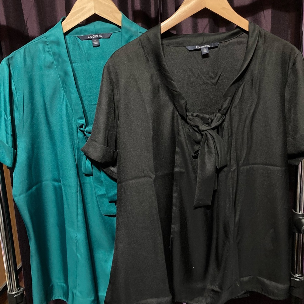 2 XL Short Sleeve Women’s Blouses